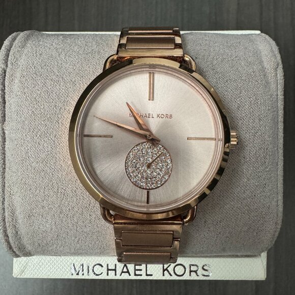 Michael Kors Rose Gold Watch - Picture 15 of 16